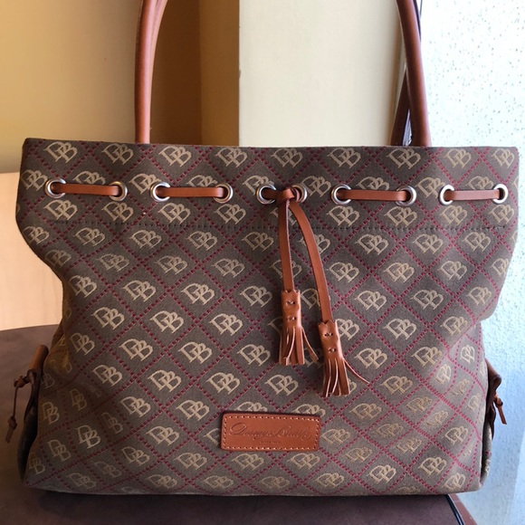 Dooney & Bourke Handbags - Dooney and Burke tote L
